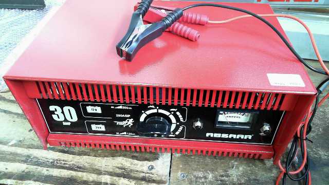 Absaar Battery Charger