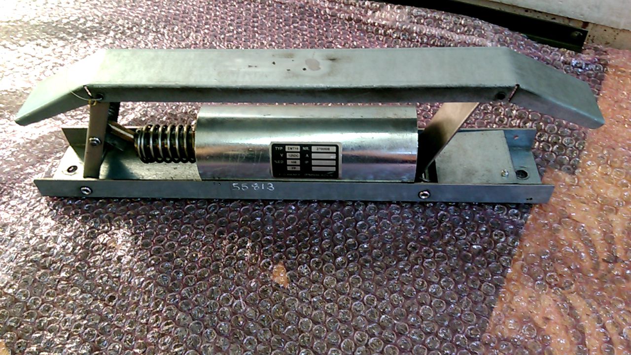 Davenport Universal Retiring Cam