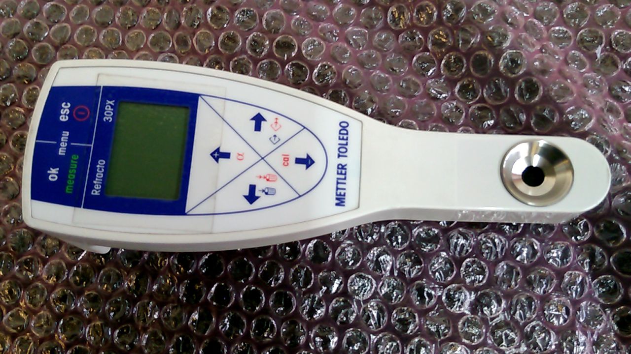 Mettler Toledo Refractometer