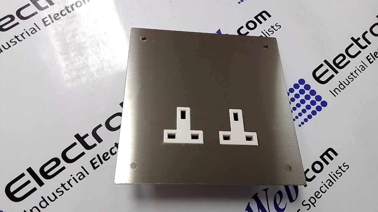 Electrotech Cell Plate with Twin Socket