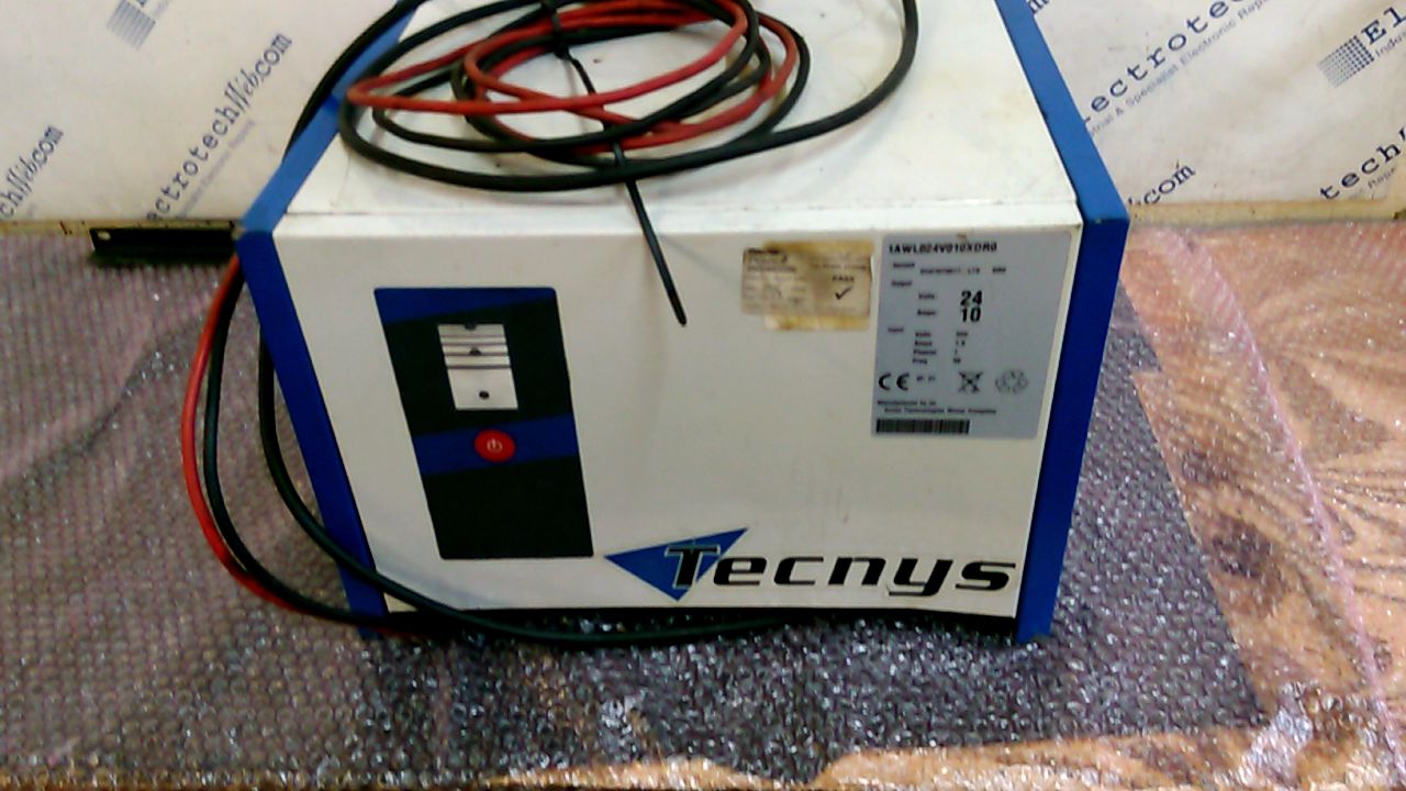 Tecnys Battery Charger
