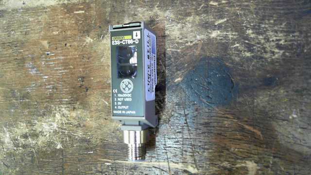 Omron Photoelectric Sensor