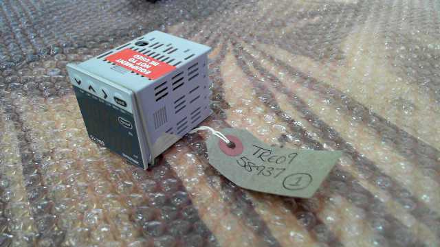 Yamatake Temperature Controller